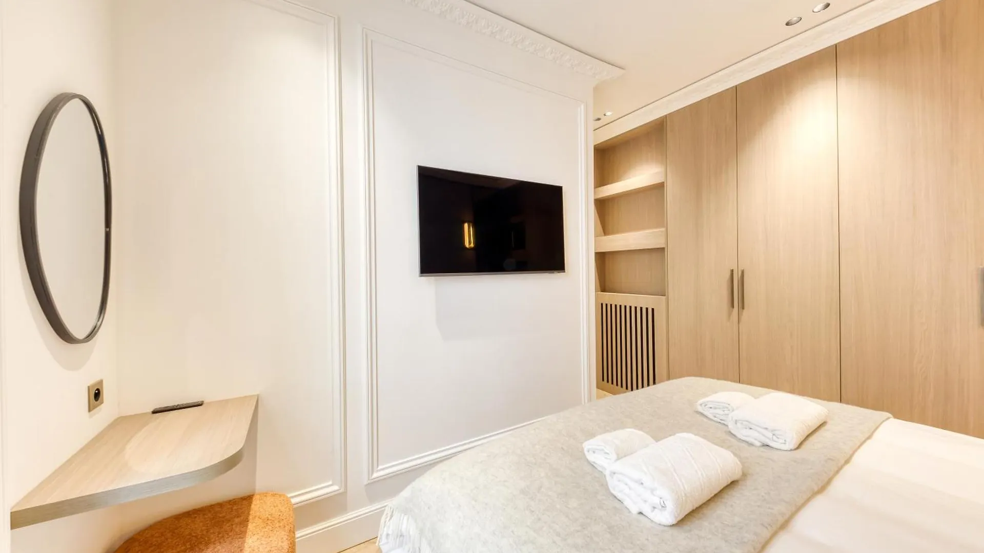 Prestige L 3Ch L 2Sdb L Clim L Louvre Apartment Paris