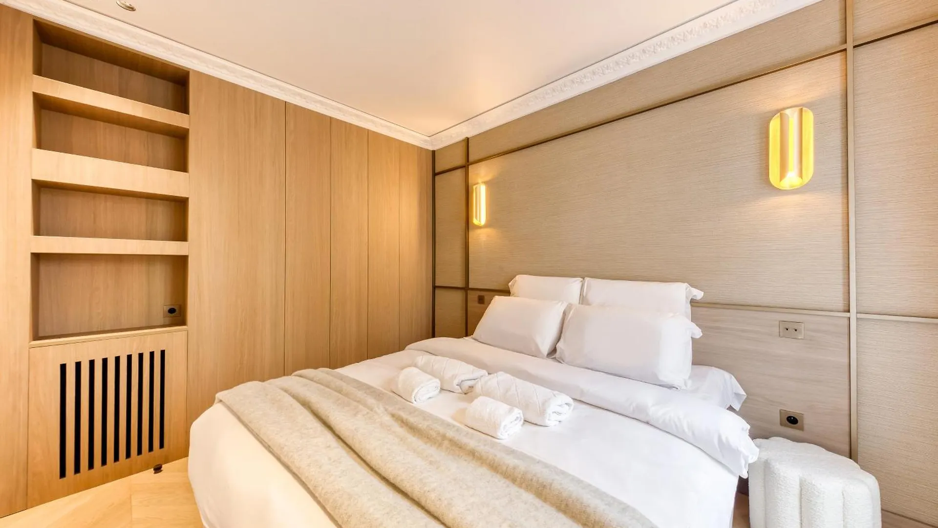 Prestige L 3Ch L 2Sdb L Clim L Louvre Apartment Paris France